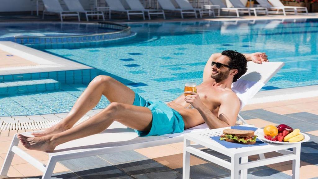 Hotel Luna Бибионе Екстериор снимка